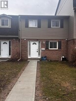498B Grey St in Brantford, ON - Building Photo