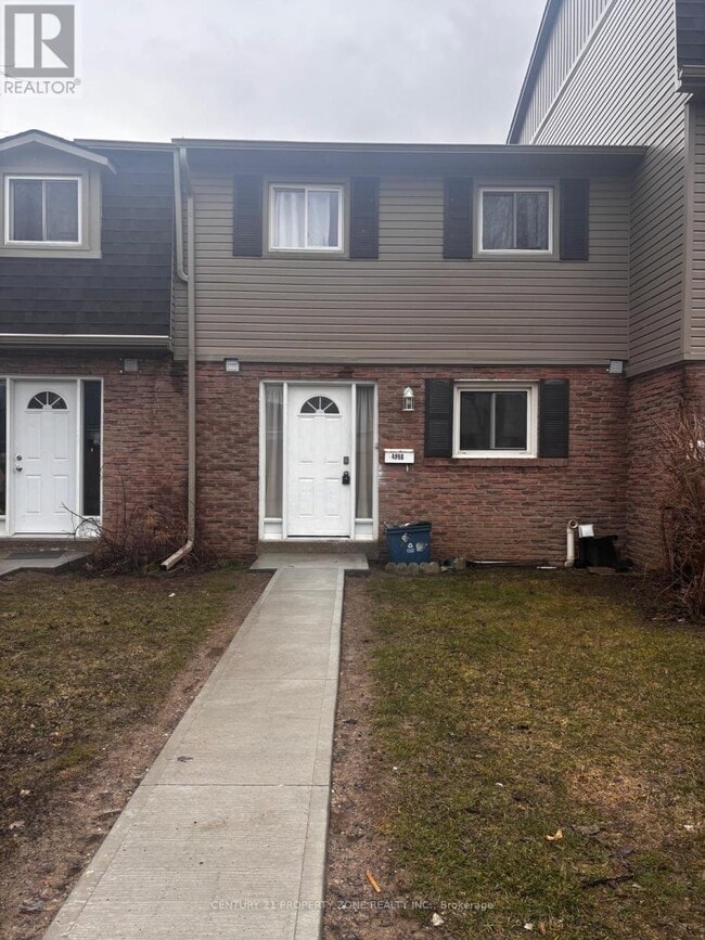 property at 498B Grey St