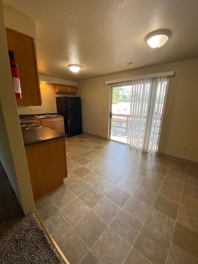 202-206 Cottage St in Medford, OR - Building Photo - Building Photo