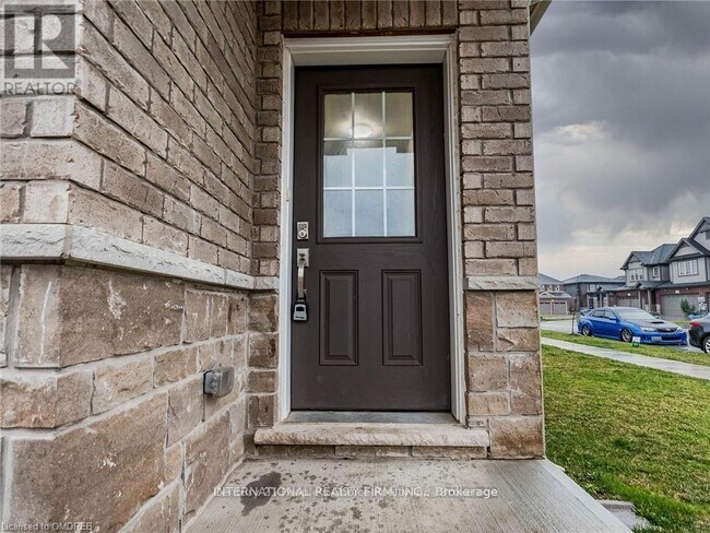 1 Haney Dr in Thorold, ON - Building Photo - Building Photo