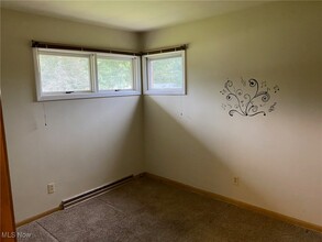 8260 Overlook Ave in Broadview Heights, OH - Building Photo - Building Photo