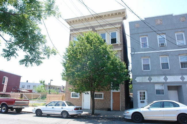 167 Hall Ave in Perth Amboy, NJ - Building Photo - Building Photo