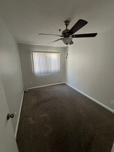 5582 Crescent, Unit 4 in Cypress, CA - Foto de edificio - Building Photo