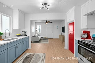 5928 S Hoover St in Los Angeles, CA - Building Photo - Building Photo