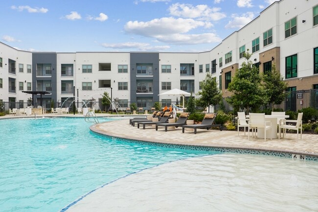 The Sylvan at Painted Tree in McKinney, TX - Foto de edificio - Building Photo