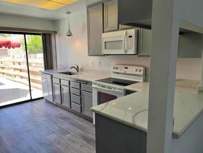 property at 47974 Oasis Ct