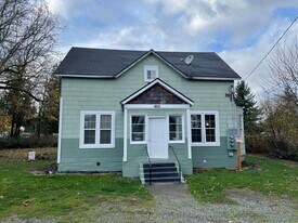 1100 Borseth St in Sedro Woolley, WA - Building Photo