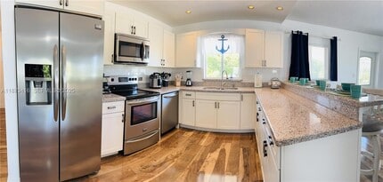 443 4th Rd in Key Largo, FL - Foto de edificio - Building Photo