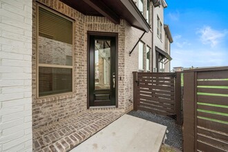 19923 Curved Steel Dr in Cypress, TX - Building Photo - Building Photo