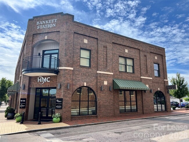 201 E Innes St in Salisbury, NC - Foto de edificio - Building Photo