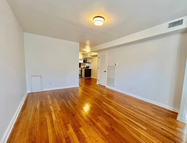 218 10th St NE in Washington, DC - Building Photo - Building Photo