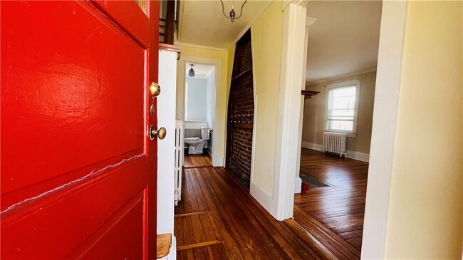 105 Bliss Rd in Newport, RI - Building Photo - Building Photo
