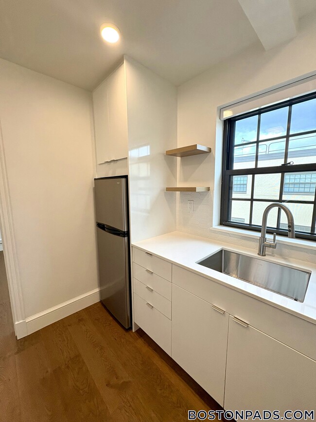 1200 Massachusetts Ave in Cambridge, MA - Building Photo - Building Photo