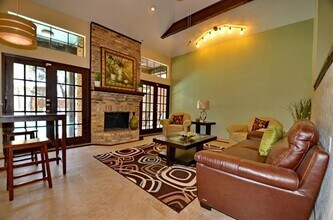 5630 Spring Valley Rd in Dallas, TX - Building Photo - Building Photo