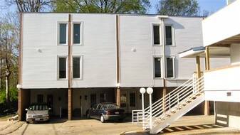 111 S Busey Ave in Urbana, IL - Building Photo