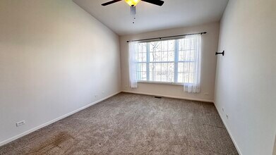 1535 Reserve Ln in Dekalb, IL - Building Photo - Building Photo