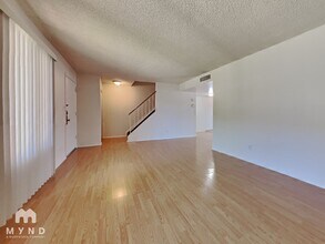 4305 W Solano Dr N in Glendale, AZ - Foto de edificio - Building Photo