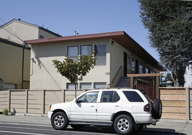 6563 Shattuck Ave in Oakland, CA - Foto de edificio - Building Photo