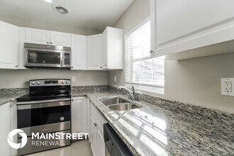 1010 Sierra Ln in Orlando, FL - Building Photo - Building Photo