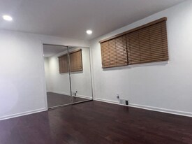 20112 Brian Ct in Clinton Township, MI - Building Photo