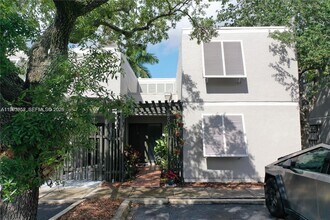 1490 NW 113th Way in Pembroke Pines, FL - Building Photo - Building Photo