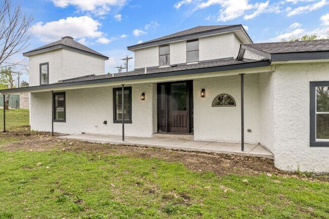 property at 304 N Parvin St