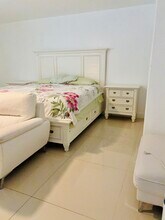 8505 Southampton Dr in Miramar, FL - Building Photo - Building Photo