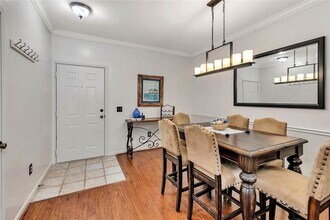 1704 Frederica Rd in St. Simons Island, GA - Foto de edificio - Building Photo