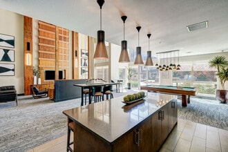 Heights at Interlocken in Broomfield, CO - Foto de edificio - Building Photo