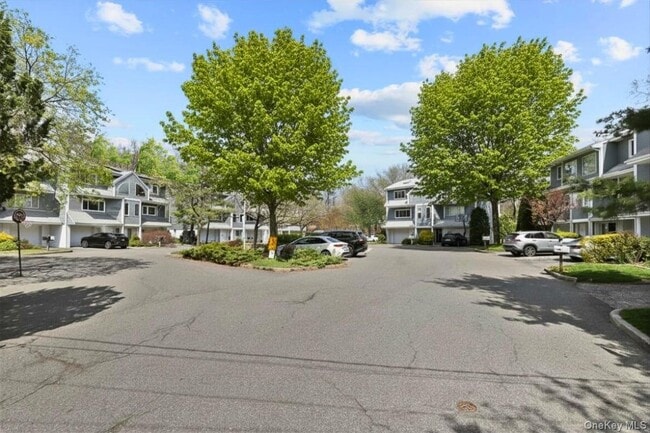 16 Wyman St N in Rye Brook, NY - Building Photo - Building Photo