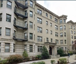 62 Charles St, Unit 60-J4 in Boston, MA - Building Photo