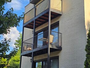 1711 W Jarvis Ave in Chicago, IL - Building Photo - Building Photo