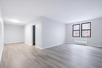 525-527 Riverdale Avenue, Unit 5N in Yonkers, NY - Foto de edificio - Building Photo