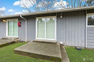 1521 E 38th St, Unit 2 in Tacoma, WA - Building Photo - Building Photo