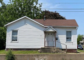 2121 N Prospect Rd in Peoria, IL - Building Photo