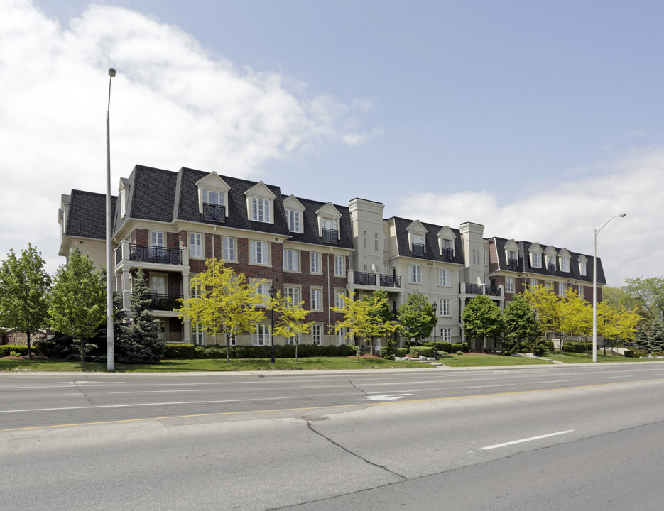 Applewood Terrace in Mississauga, ON - Building Photo