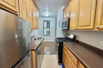 240 Cabrini Blvd in New York, NY - Building Photo - Building Photo