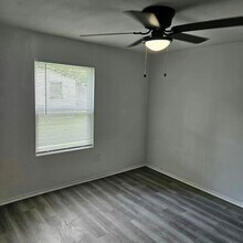 1403 E 4th Ave in Corsicana, TX - Building Photo - Building Photo