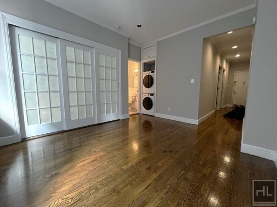 Amazing 3 Bedroom Apartment In Gramercy Pa in New York, NY - Building Photo