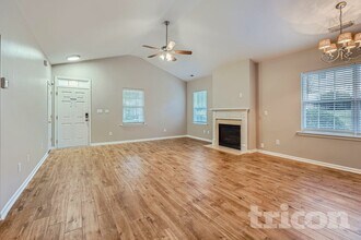 18430 Train Station Dr in Cornelius, NC - Foto de edificio - Building Photo