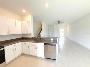 32037 Spiceberry St in San Antonio, FL - Building Photo - Building Photo