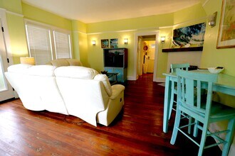 2016 Hallwood Pl, Unit 3 in Melbourne, FL - Building Photo - Building Photo