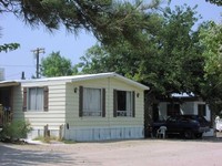 Foothill Mobile Home Park in Lone Pine, CA - Foto de edificio - Building Photo