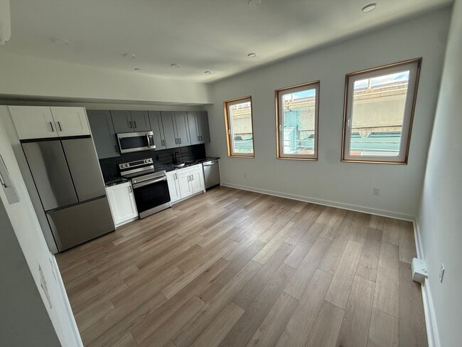 property at 1308 N Front St