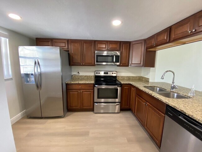 1604 Palm Beach Trace Dr in Royal Palm Beach, FL - Building Photo - Building Photo