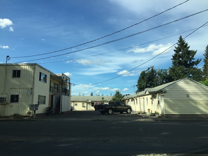 Carlton Way Apartments in Salem, OR - Building Photo