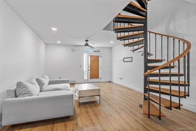 property at 1 Beecher Ln