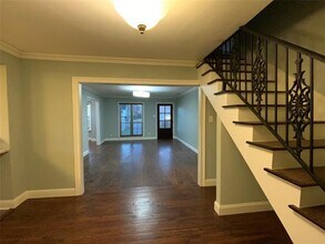 4902 W Mockingbird Ln in Dallas, TX - Building Photo - Building Photo