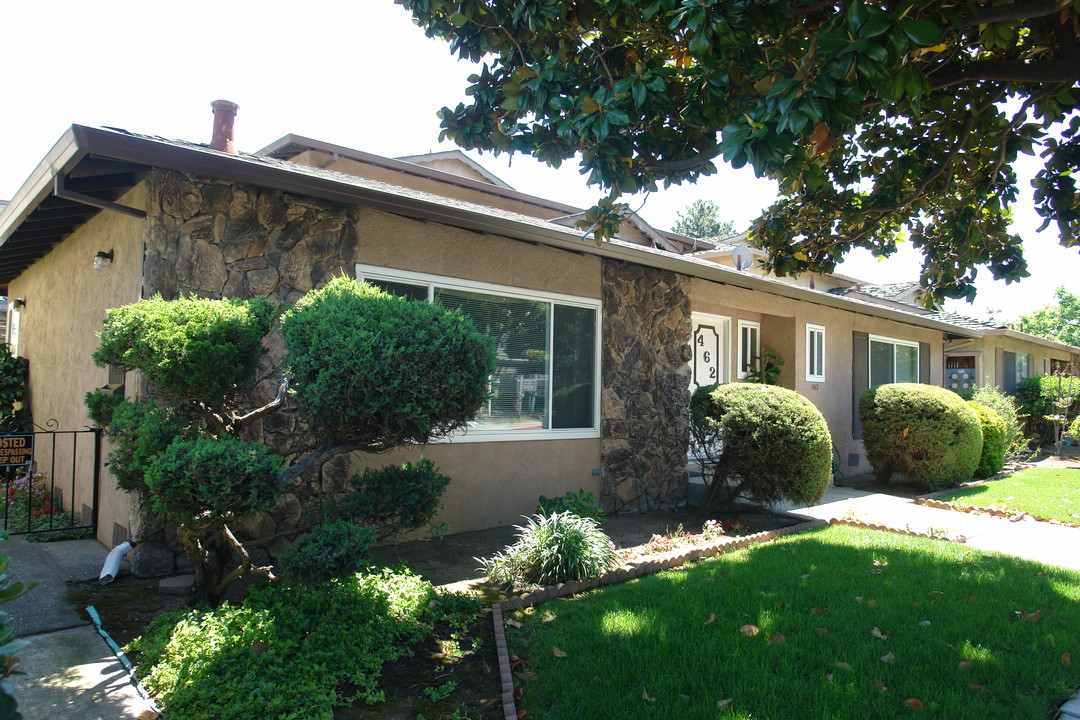 462 Northlake Dr in San Jose, CA - Building Photo