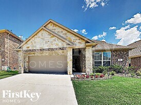 561 Jamestown Ln in Royse City, TX - Building Photo
